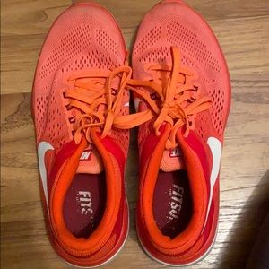 SOLD- Nike flex 2016 run